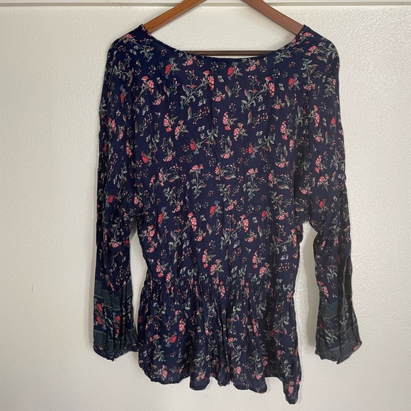 Lucky Brand L Navy Blue Floral v-neck Long Sleeve Top - Picture 5 of 7